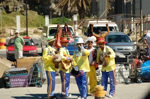 Street performers at the dock by Seal Island